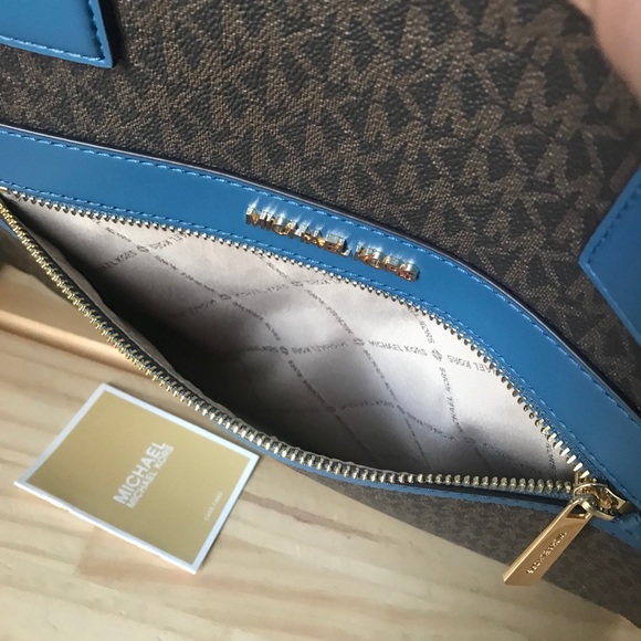 🌼Michael Kors Purse - Picture 10 of 14